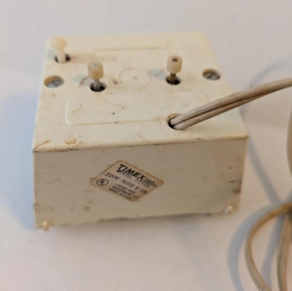 Vintage Timex Electric Alarm Clock Antique White, works great!